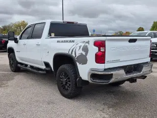Chevrolet Silverado 2500HD 2023 4x4 LT 4dr Crew Cab SB