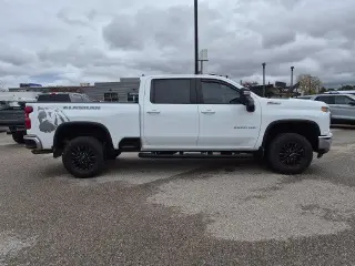 Chevrolet Silverado 2500HD 2023 4x4 LT 4dr Crew Cab SB