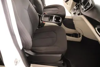 Chrysler Pacifica 2018 Touring Plus 4dr Mini-Van