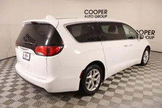Chrysler Pacifica 2018 Touring Plus 4dr Mini-Van