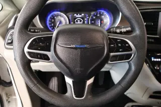 Chrysler Pacifica 2018 Touring Plus 4dr Mini-Van