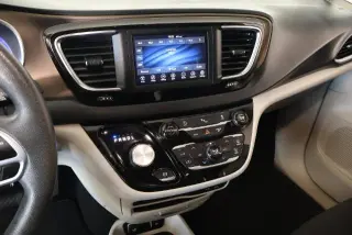 Chrysler Pacifica 2018 Touring Plus 4dr Mini-Van