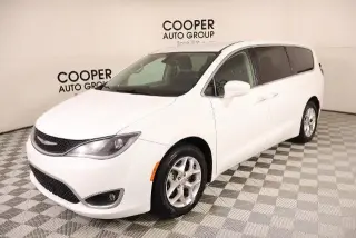 Chrysler Pacifica 2018 Touring Plus 4dr Mini-Van