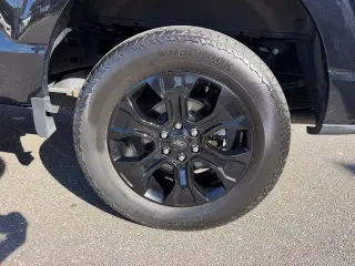 Ford F-150 2023 4x4 Lariat 4dr SuperCrew 5.5 ft. SB