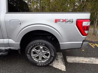 Ford F-150 2021 4x4 Lariat 4dr SuperCrew 5.5 ft. SB
