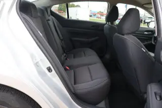 Nissan Altima 2025 2.5 SV 4dr Sedán