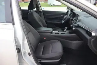 Nissan Altima 2025 2.5 SV 4dr Sedán