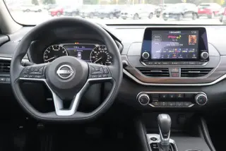 Nissan Altima 2025 2.5 SV 4dr Sedán