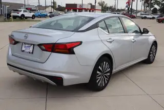 Nissan Altima 2025 2.5 SV 4dr Sedán