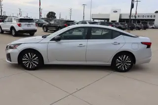Nissan Altima 2025 2.5 SV 4dr Sedán