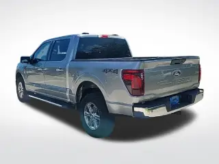 Ford F-150 2025 4x4 XLT 4 puertas SuperCrew 5.5 pies SB