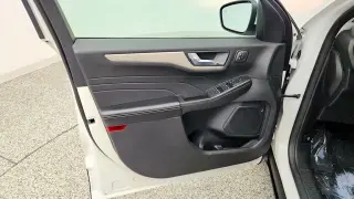 Ford Escape Híbrido Enchufable 2022 SEL SUV 4 puertas