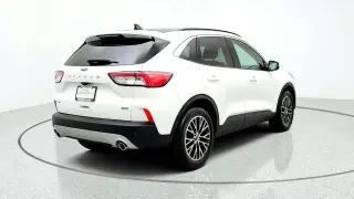 Ford Escape Híbrido Enchufable 2022 SEL SUV 4 puertas