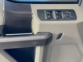 Ford F-150 2019 4x2 XL 4d SuperCrew 5.5 ft. SB