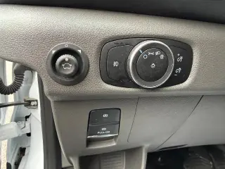 Ford Transit 2025 250 3dr SWB Techo Bajo Furgón de Carga