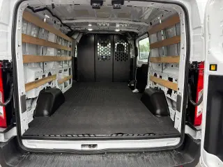 Ford Transit 2025 250 3dr SWB Techo Bajo Furgón de Carga