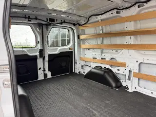 Ford Transit 2025 250 3dr SWB Techo Bajo Furgón de Carga