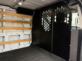Ford Transit 2025 250 3dr SWB Techo Bajo Furgón de Carga