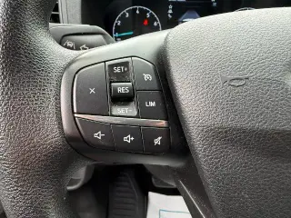 Ford Transit 2025 250 3dr SWB Techo Bajo Furgón de Carga