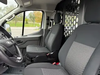 Ford Transit 2025 250 3dr SWB Techo Bajo Furgón de Carga