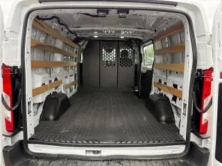 Ford Transit 2025 250 3dr SWB Techo Bajo Furgón de Carga