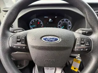 Ford Transit 2025 250 3 puertas SWB techo bajo furgón de carga