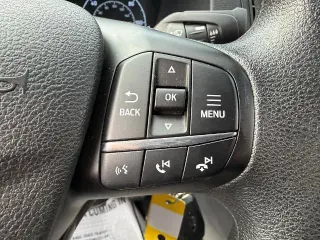 Ford Transit 2025 250 3 puertas SWB techo bajo furgón de carga