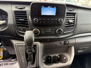 Ford Transit 2025 250 3 puertas SWB techo bajo furgón de carga