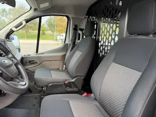 Ford Transit 2025 250 3 puertas SWB techo bajo furgón de carga