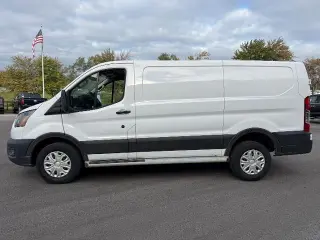 Ford Transit 2025 250 3 puertas SWB techo bajo furgón de carga