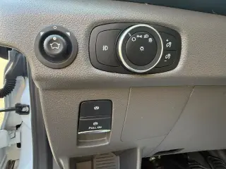 Ford Transit 2025 250 3dr SWB Techo Bajo Furgón de Carga