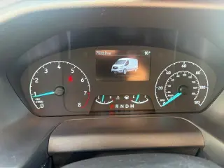 Ford Transit 2025 250 3dr SWB Techo Bajo Furgón de Carga