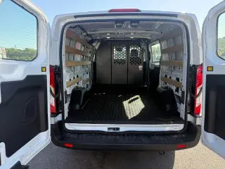 Ford Transit 2025 250 3dr SWB Techo Bajo Furgón de Carga