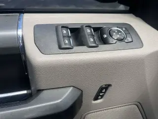 Ford F-150 2017 4x4 XLT 4dr SuperCrew 5.5 ft. SB