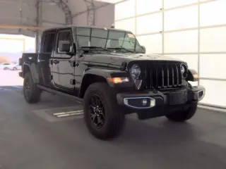 Jeep Gladiator 2022 4x4 Sport 4dr Crew Cab 5.0 ft. SB