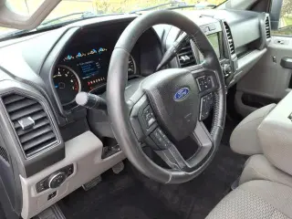 Ford F-150 2017 4x4 XLT 4dr SuperCrew 5.5 ft. SB
