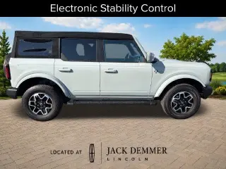 Ford Bronco 2023 4x4 Outer Banks 4dr SUV