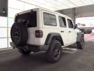 Jeep Wrangler 2024 4x4 Deportivo 4 puertas SUV