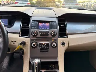 Ford Taurus 2018 SEL 4dr Sedán