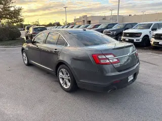 Ford Taurus 2018 SEL 4dr Sedán