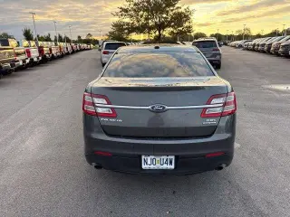 Ford Taurus 2018 SEL 4dr Sedán