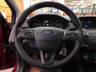 Ford Focus 2017 SE 4dr Sedán