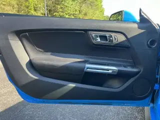 Ford Mustang 2017 V6 2d Fastback