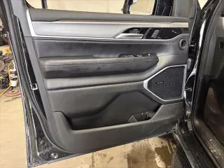 Jeep Wagoneer 2025 4x4 Carbide 4dr SUV