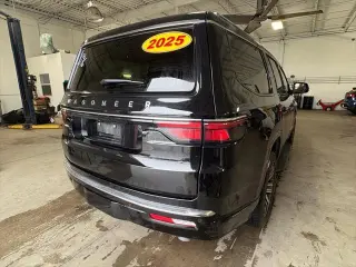 Jeep Wagoneer 2025 4x4 Carbide 4dr SUV