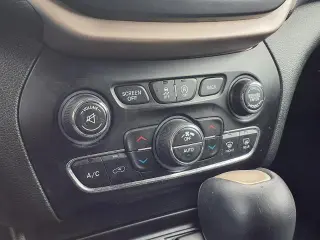 Jeep Cherokee 2015 4x4 Limited 4p SUV