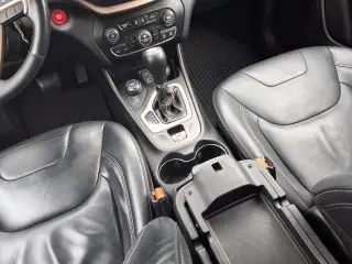 Jeep Cherokee 2015 4x4 Limited 4p SUV