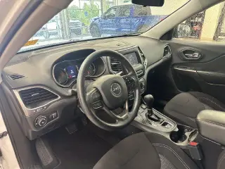 Jeep Cherokee 2019 4x4 Latitude 4dr SUV