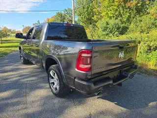 Ram 1500 2021 4x4 Laramie 4dr Crew Cab 5.6 ft. SB Camioneta