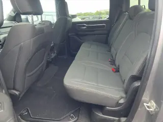 Ram 1500 2024 4x4 Big Horn Cabina con 4 puertas y 7 plazas 5.6 ft. SB Pickup